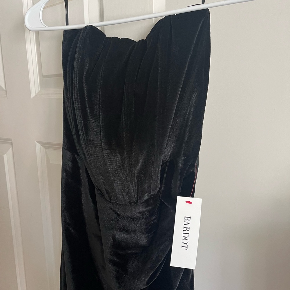 Bardot Elegant Black Midi Dress